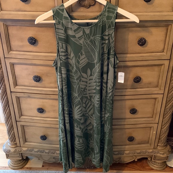 Old Navy Dresses & Skirts - NWT Green Palm Leaves Dress
